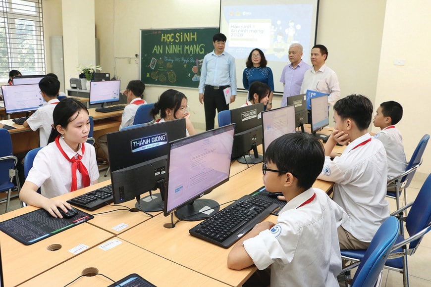 Tạo “lá chắn” an toàn cho trẻ em trên không gian mạng