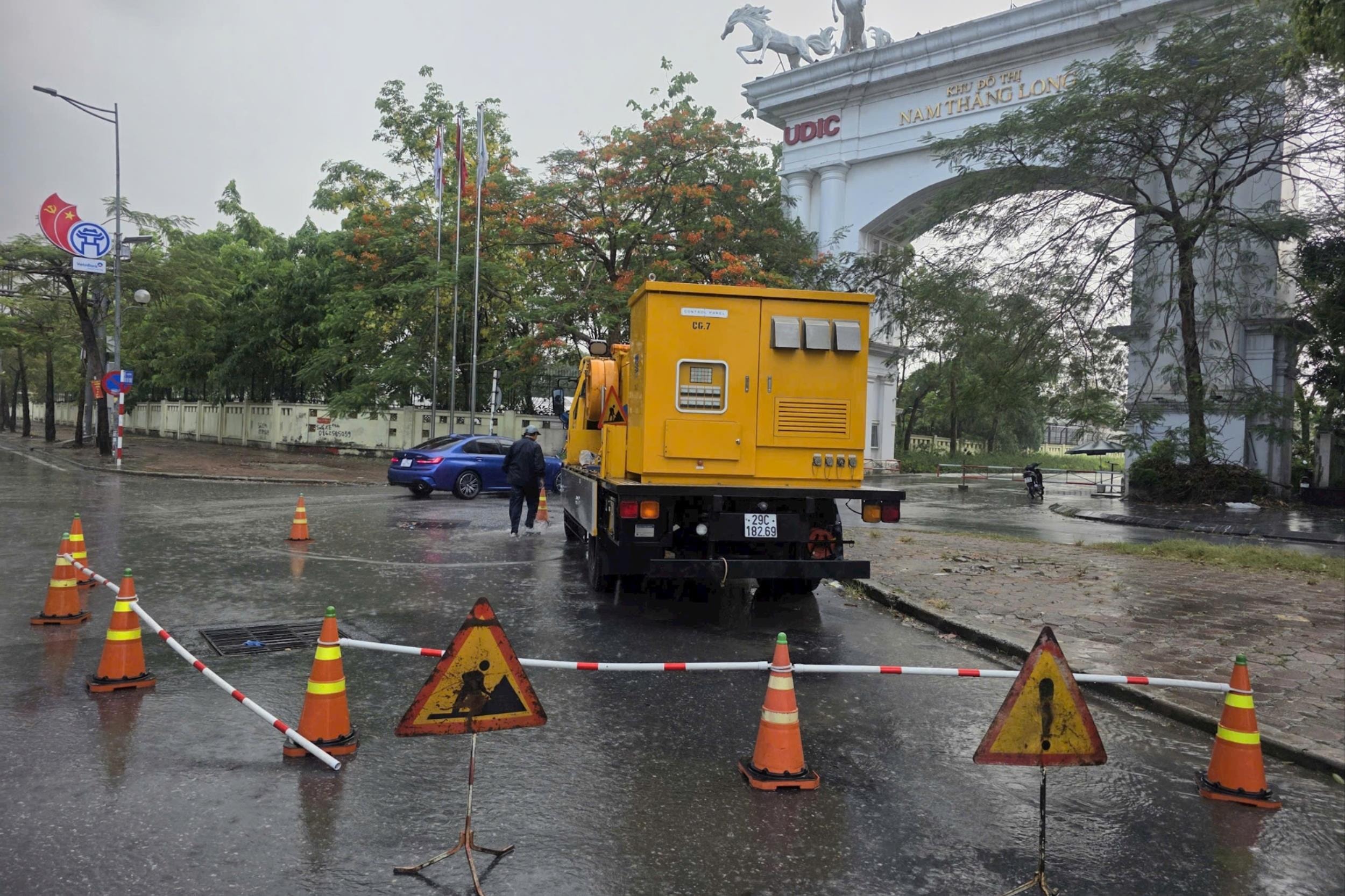 Hà Nội mưa dông cục bộ, nhiều khu vực ghi nhận lượng mưa trên 80mm