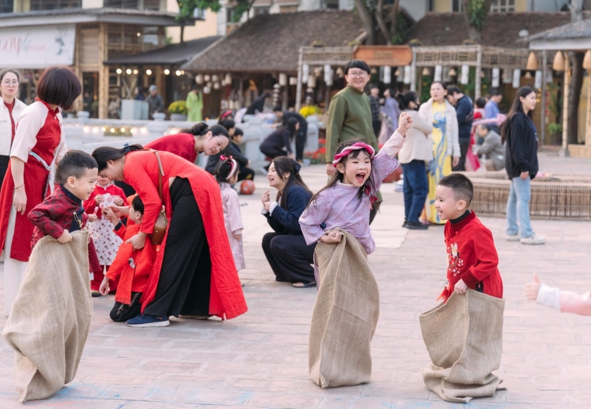 Sân chơi cho thiếu nhi Thủ đô: Cần thêm nhiều không gian mới hiện đại, hấp dẫn