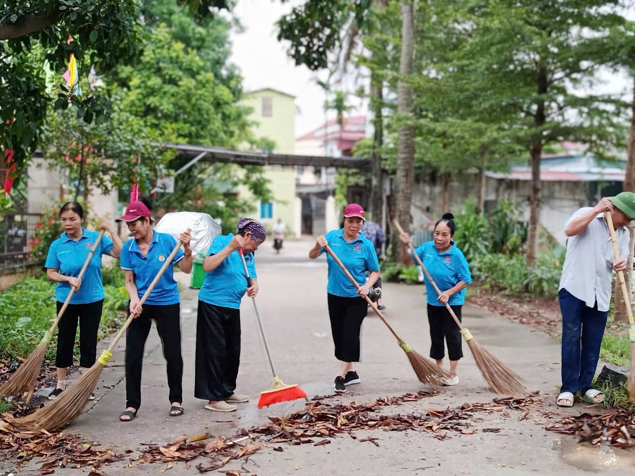 Quốc Oai ra quân hưởng ứng Ngày Môi trường thế giới năm 2026