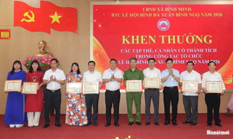 Khen thưởng 38 tập thể, cá nhân có thành tích xuất sắc tại Lễ hội Bình Đà 2026