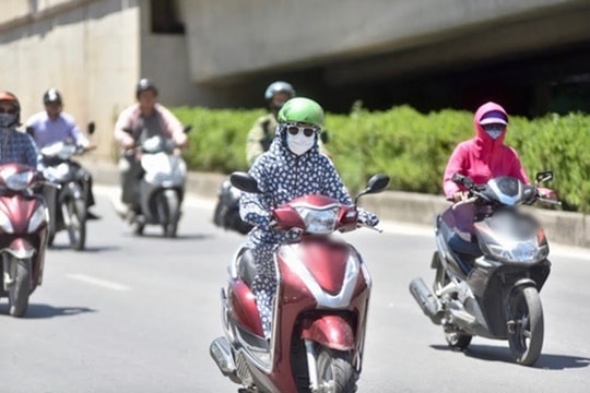 Bắc Bộ nắng nóng, chiều tối mưa rào