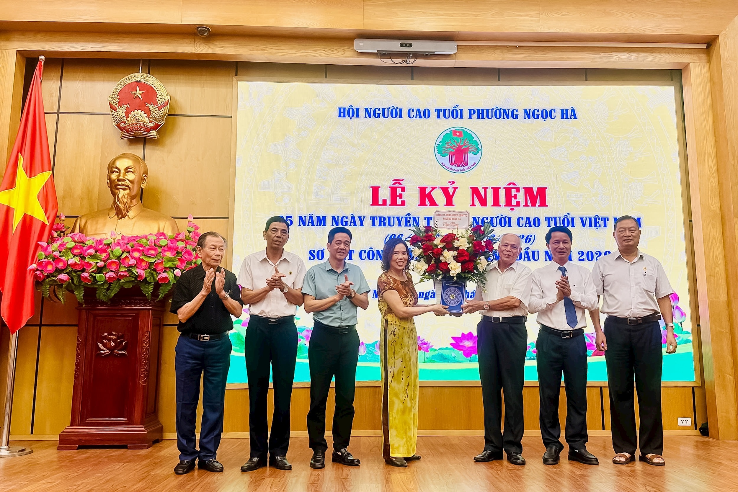 Người cao tuổi phường Ngọc Hà phát huy vai trò “Tuổi cao - Gương sáng”