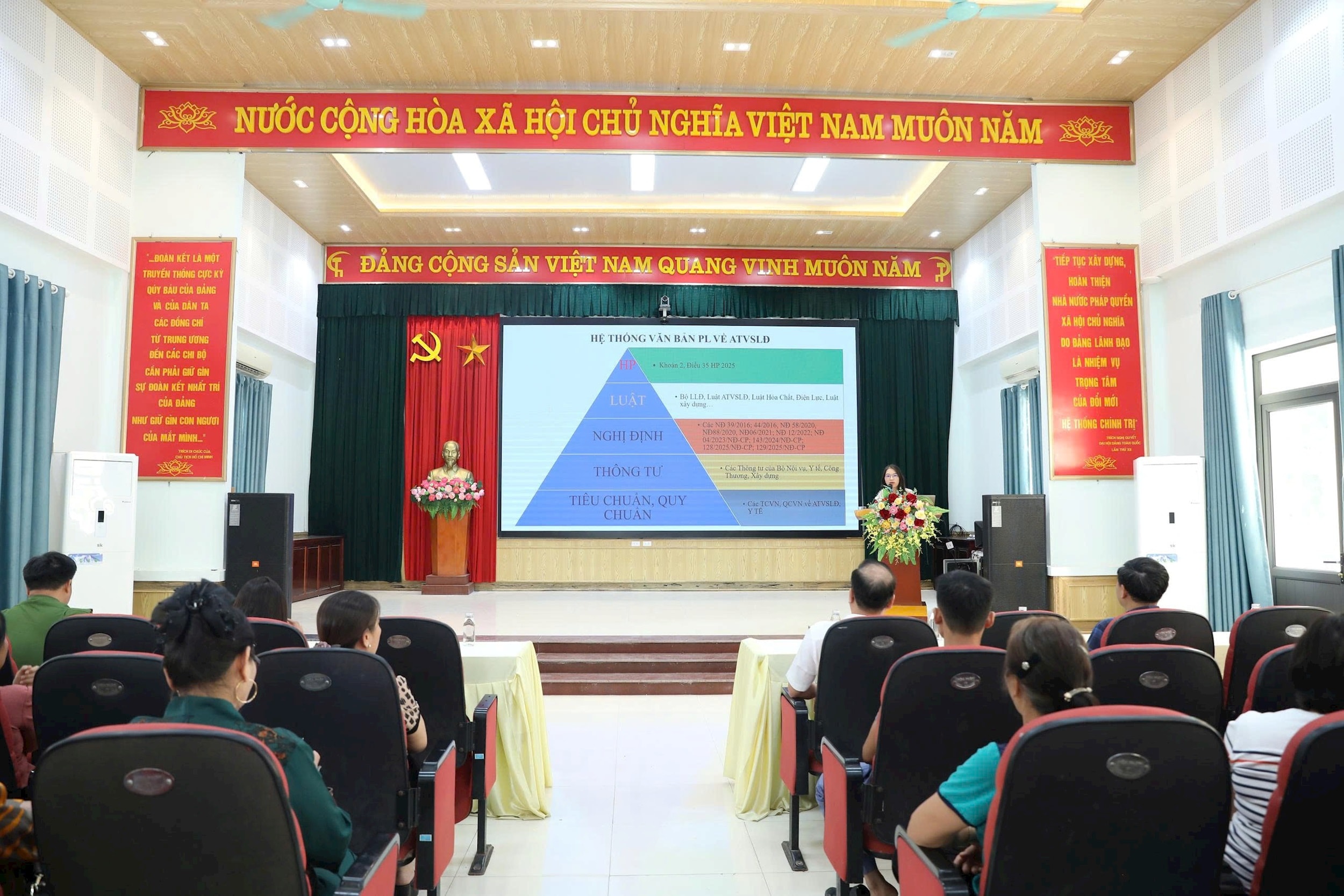 Xã Sơn Đồng: Tập huấn nâng cao nhận thức về an toàn, vệ sinh lao động năm 2026