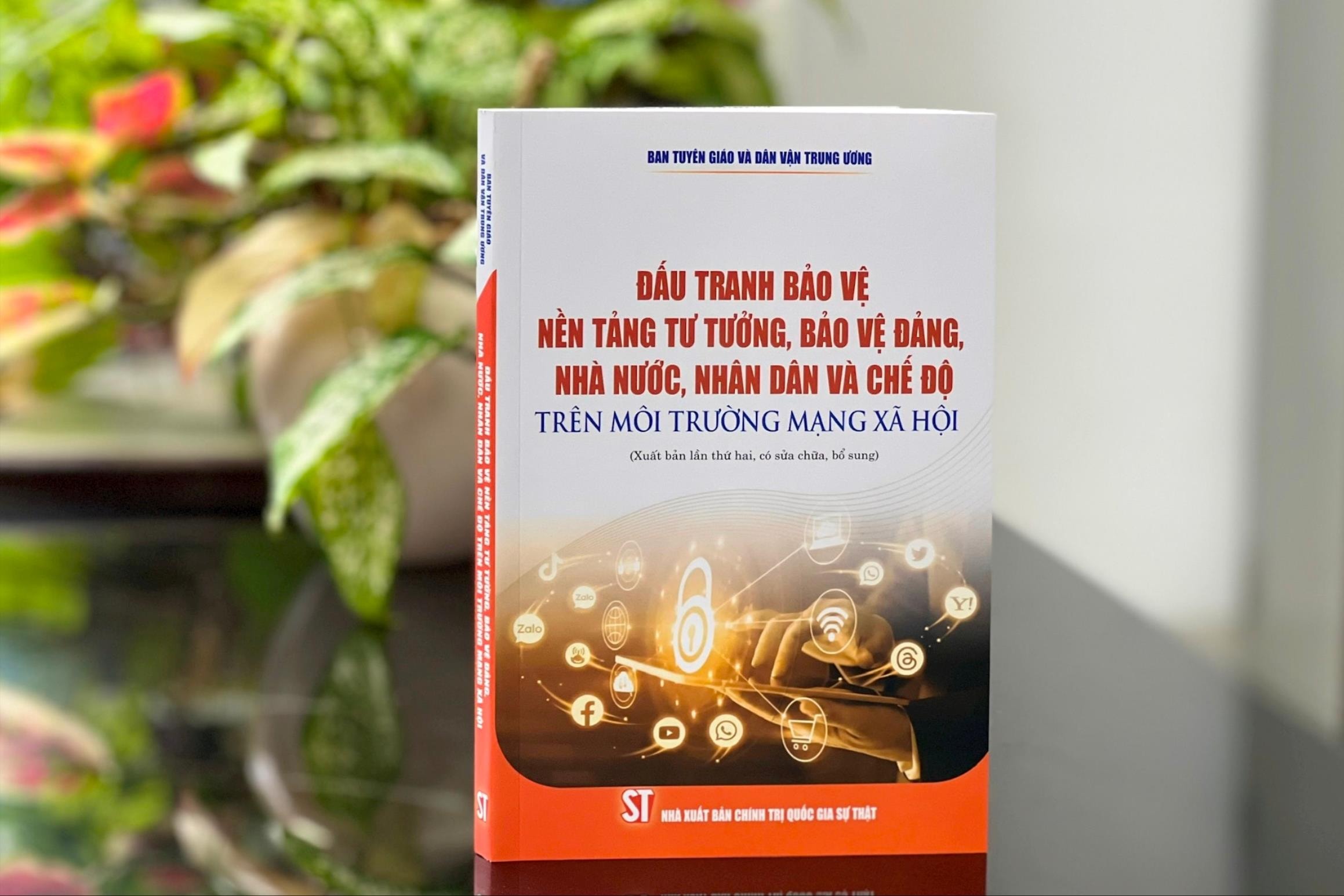 Nhận diện thách thức, củng cố trận địa tư tưởng trên không gian mạng