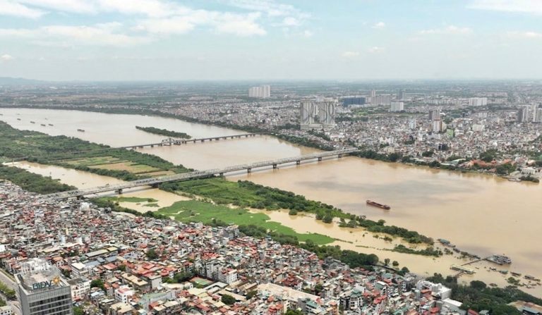 Tháng 6, dòng chảy sông Hồng về Hà Nội cao hơn trung bình nhiều năm