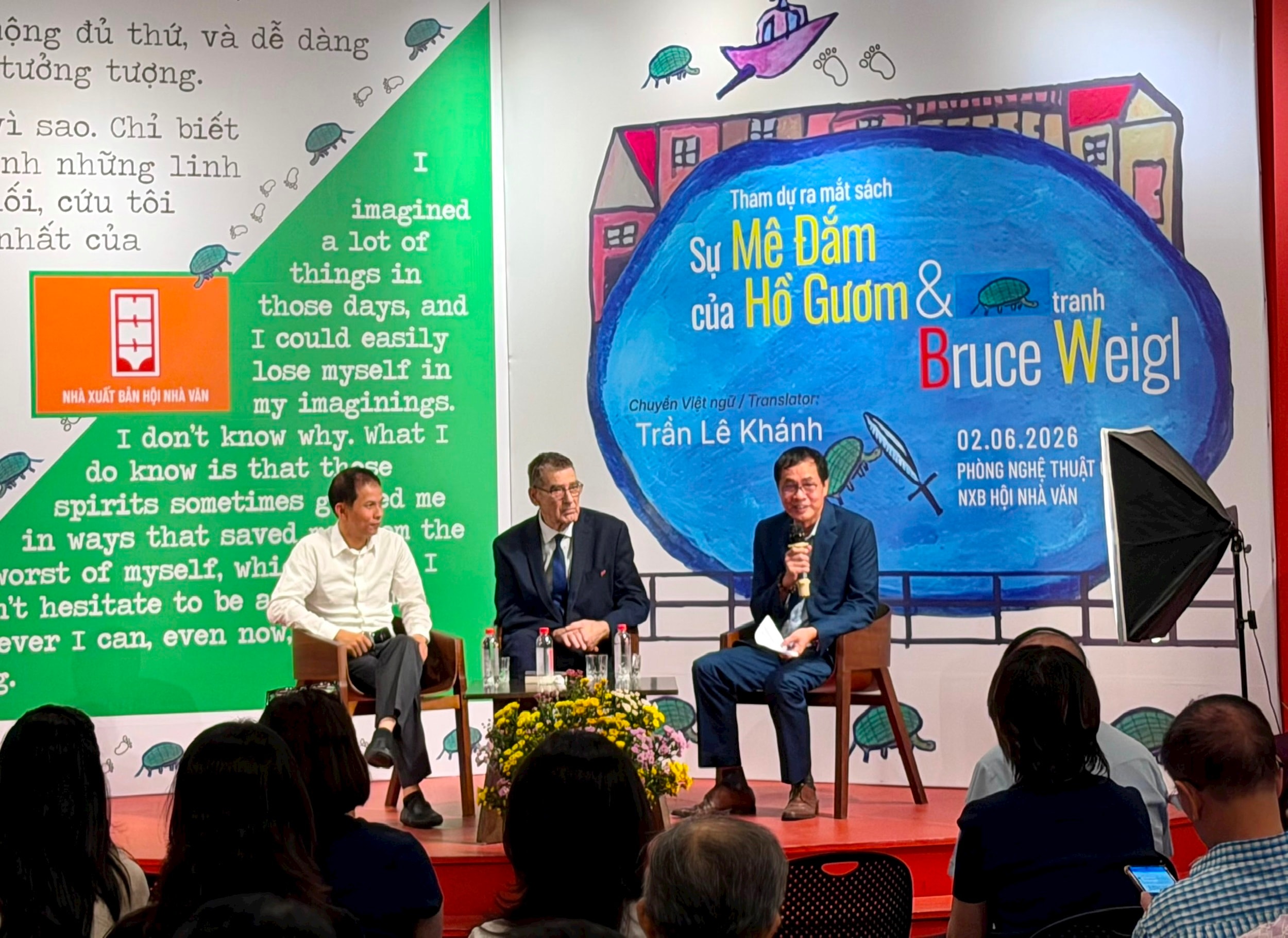 “Sự mê đắm của Hồ Gươm” qua góc nhìn của nhà thơ Mỹ