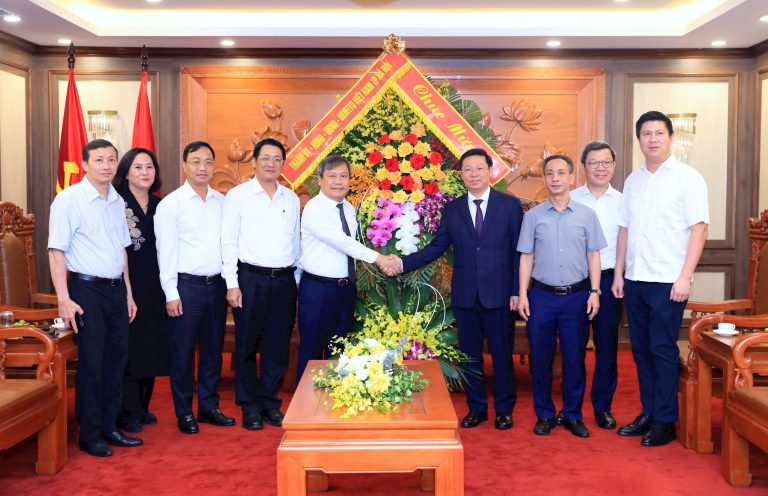Chủ tịch UBND TP Hà Nội Vũ Đại Thắng thăm, chúc mừng các cơ quan báo chí nhân Ngày Báo chí Cách mạng Việt Nam