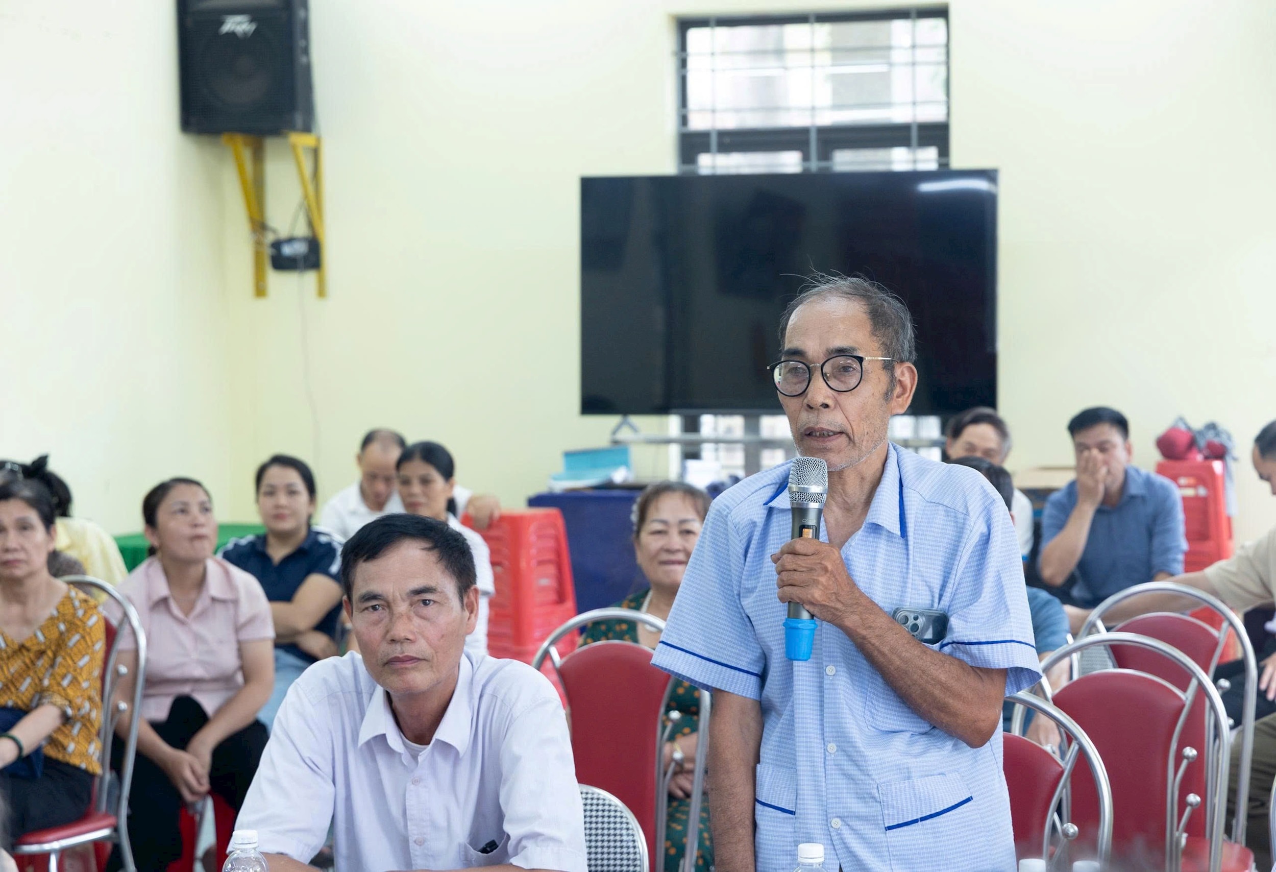 Cử tri xã Ứng Thiên kiến nghị về đất đai, nước sạch và môi trường nông thôn