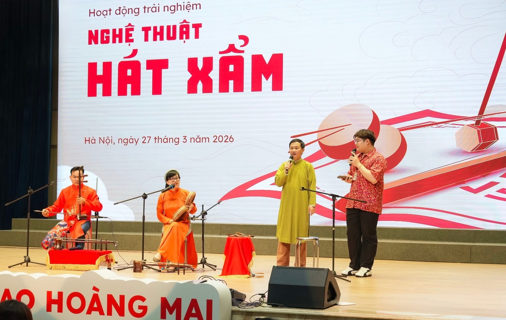 Người trẻ tiếp sức cho hát xẩm bước ra thế giới