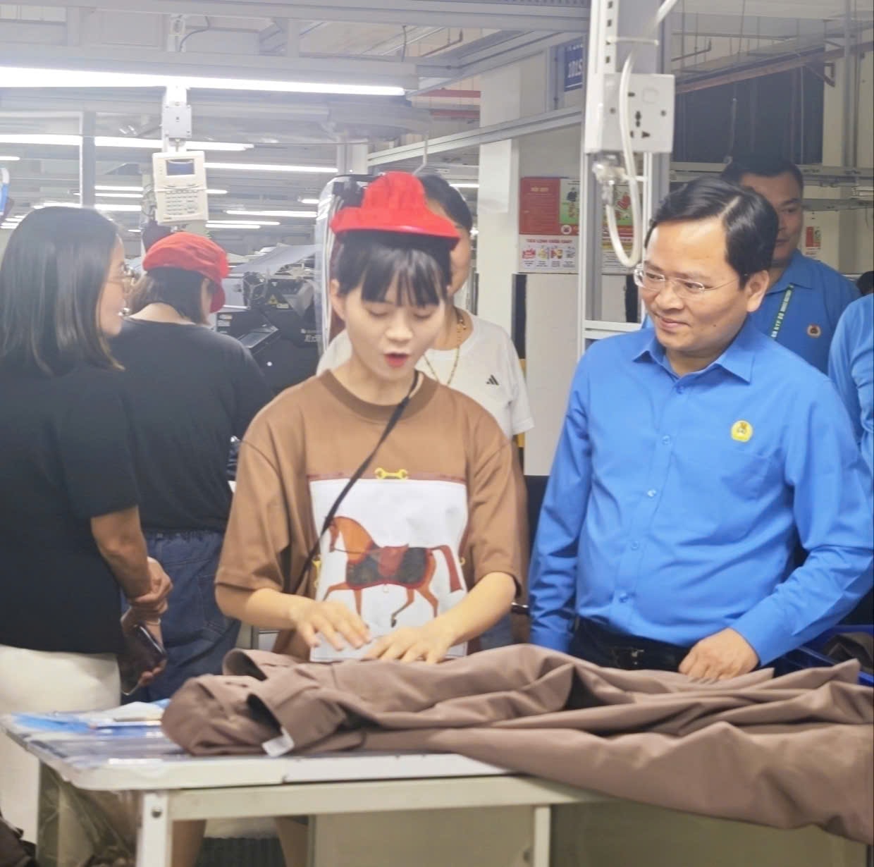 Đổi mới phong trào thi đua, tạo động lực cho tăng trưởng hai con số