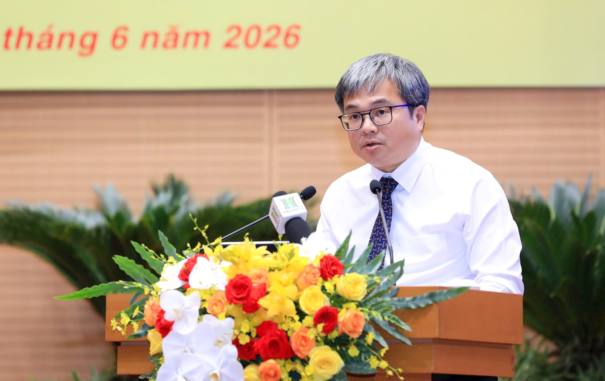 Tiếp thu, hoàn thiện các cơ chế đặc thù về khoa học công nghệ và môi trường