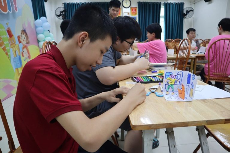 Trải nghiệm nghệ thuật góp phần mở rộng cơ hội hòa nhập cho trẻ tự kỷ